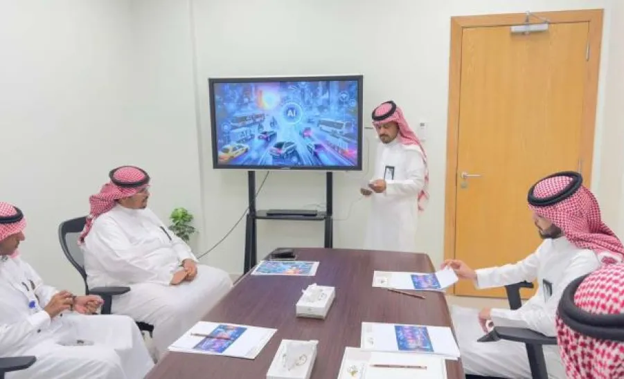 الإدارة العامة للخدمات تنفذ ورشة عمل تخصصية حول الذكاء الاصطناعي لتحسين جودة الأداء والأعمال - .