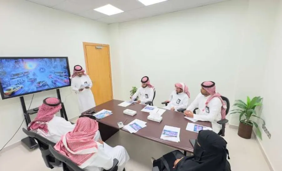 الإدارة العامة للخدمات تنفذ ورشة عمل تخصصية حول الذكاء الاصطناعي لتحسين جودة الأداء والأعمال - 1