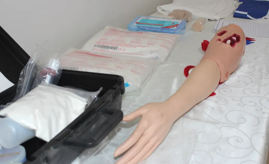 College of Nursing organizes an Awareness Program on First Aid - كلية التمريض تقيم برنامجاً تعريفياً عن الإسعافات الأولية