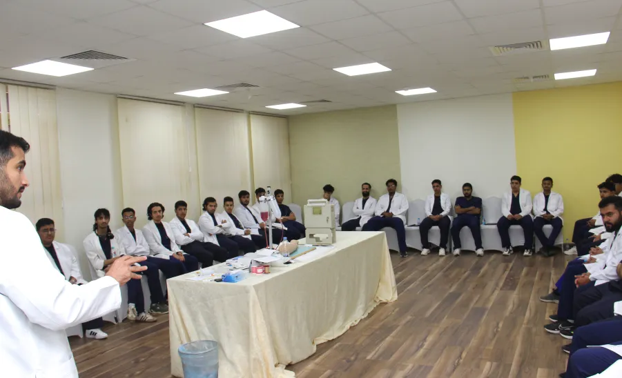 The College of Nursing organizes a workshop on intravenous catheter insertion techniques - كلية التمريض تنظم ورشة عمل عن طرق تركيب القسطرة الوريدية للمرضى