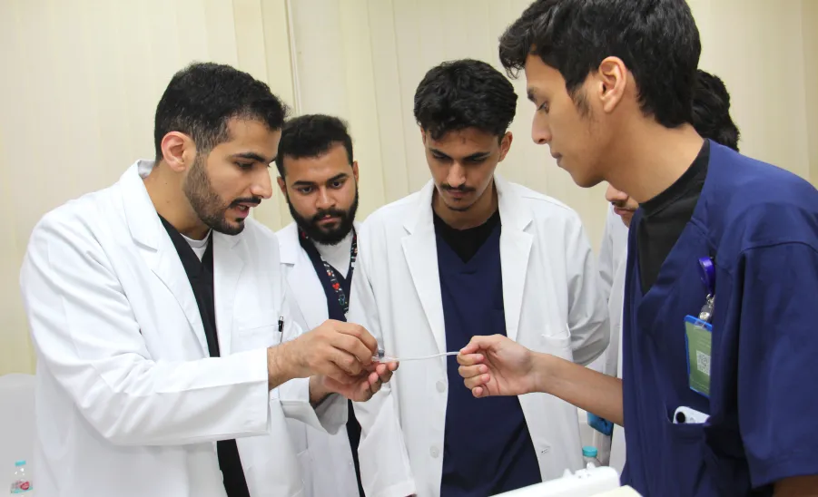 The College of Nursing organizes a workshop on intravenous catheter insertion techniques - كلية التمريض تنظم ورشة عمل عن طرق تركيب القسطرة الوريدية للمرضى