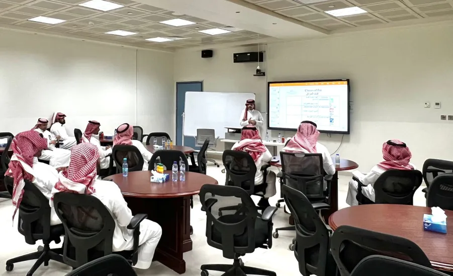 The General Administration of Occupational Health and Environment completes Field Safety Workshop Plan - الإدارة العامة للصحة المهنية والبيئة تُنهي مراحل خطة ورش العمل الميدانية لإستخدام وسائل السلامة بمقرات الجامعة إخلاء لمقرات الجامعة