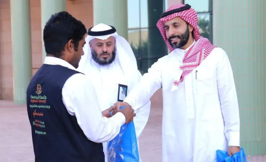 Applied College launches an Initiative for Cleaning and Maintenance Workers -  تكريم 