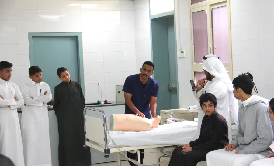 The College of Nursing hosts Students from Al-Muajjel Educational Complex -  كلية التمريض تستقبل طلاب مجمع المعجل التعليمي