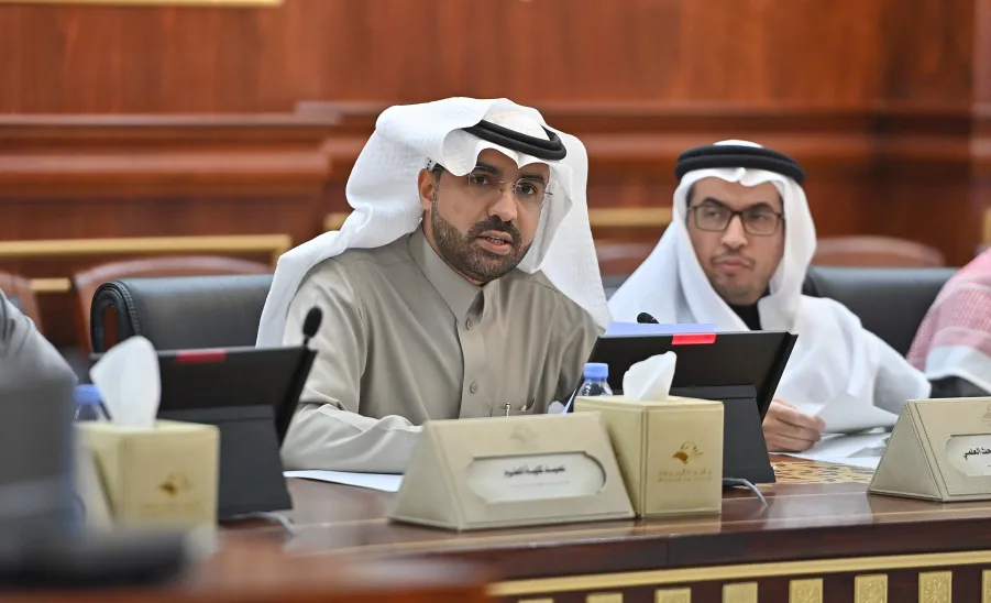 رئيس الجامعة يدشن البرامج البحثية المدعومة من الجامعة للعام ٢٠٢٦ - تدشين البرامج البحثية