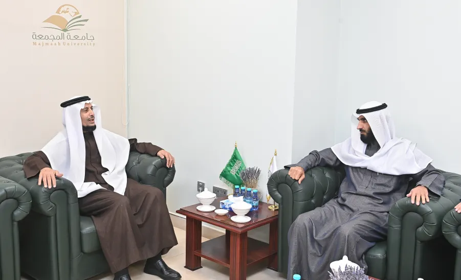 وكيل الجامعة للشؤون التعليمية يزور عمادة القبول والتسجيل  -  زيارة عمادة القبول والتسجيل