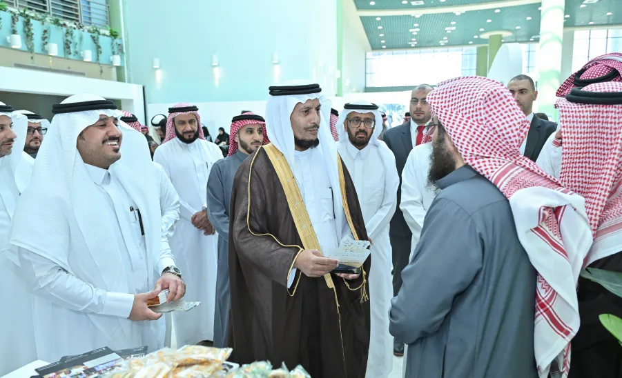 APPLIED COLLEGE HOSTS A FORUM ON STRATEGIC PARTNERSHIPS AND CELEBRATES GRADUATION OF FIRST BATCH  - حفل الكلية التطبيقية