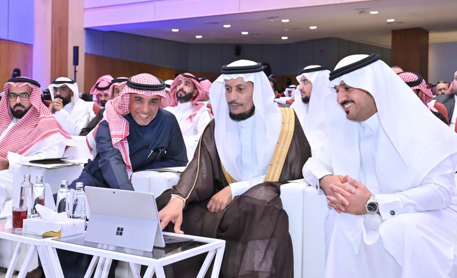 APPLIED COLLEGE HOSTS A FORUM ON STRATEGIC PARTNERSHIPS AND CELEBRATES GRADUATION OF FIRST BATCH  - حفل الكلية التطبيقية