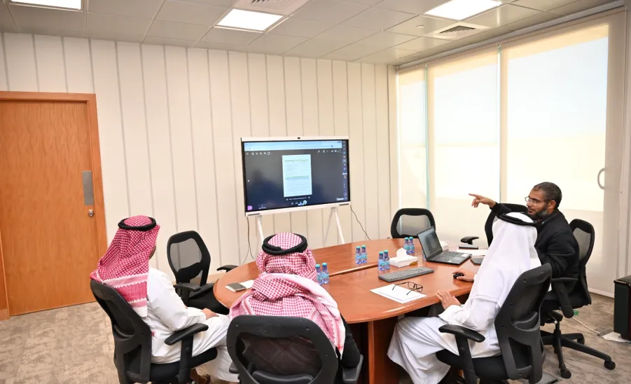The Vice Rector for Educational Affairs chairs the First Session of the Standing Committee for Academic Plans and Curricula - الاجتماع الاول للجنة الخطط 