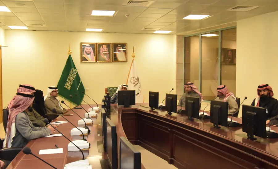 عميد الدراسات العليا والبحث العلمي يترأس الاجتماع الدوري لمنسوبي العمادة  - Gssr