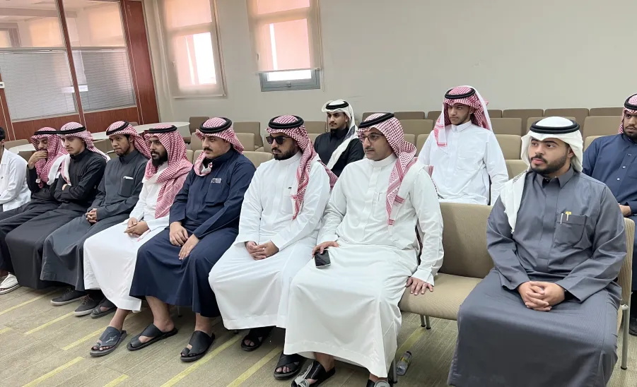 وحدة شؤون الخريجين بكلية العلوم ( شطر الطلاب ) تقيم لقاءً بالطلاب المتوقع تخرجهم - وحدة شؤون الخريجين بكلية العلوم شطر الطلاب تقيم لقاءً بالطلاب المتوقع تخرجهم