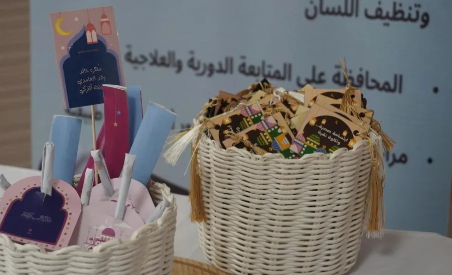 كلية طب الأسنان تقيم معرضًا توعويًا عن صحة الفم والأسنان - 0