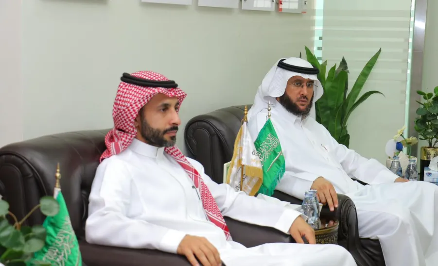 الكلية التطبيقية تحتفي بعيد الفطر في أجواء تعزّز الألفة والانتماء -  معايدة 