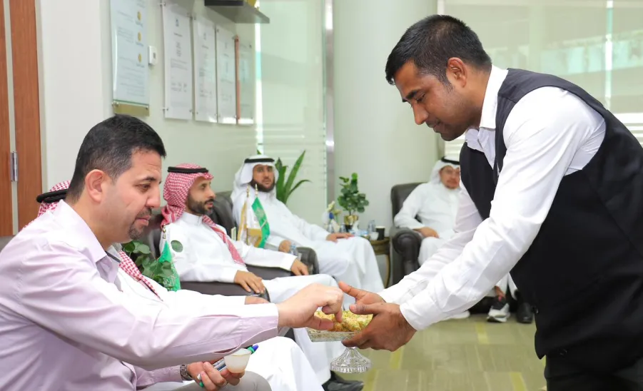الكلية التطبيقية تحتفي بعيد الفطر في أجواء تعزّز الألفة والانتماء -  معايدة 