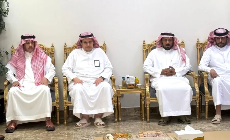 الكلية التطبيقية تحتفي بعيد الفطر في أجواء تعزّز الألفة والانتماء -  معايدة 