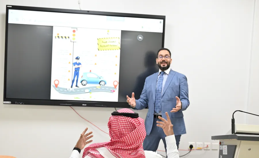 The College organizes an Awareness Seminar on the World Traffic Day -  كلية الشريعة والقانون