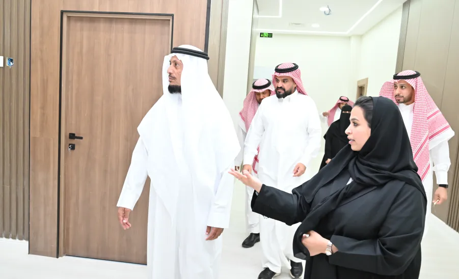  كلية التمريض تنظم لقاءً مع طلاب وطالبات برنامج التجسير -  لقاء وكيل الجامعة للشؤون التعليمية بطلاب وطالبات برنامج التجسير بكلية التمريض