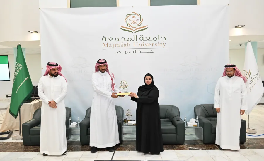 كلية التمريض تنظم حفل ختام الأنشطة للعام الجامعي 1447هـ -  كلية التمريض تنظم حفل ختام الأنشطة للعام الجامعي 1447هـ