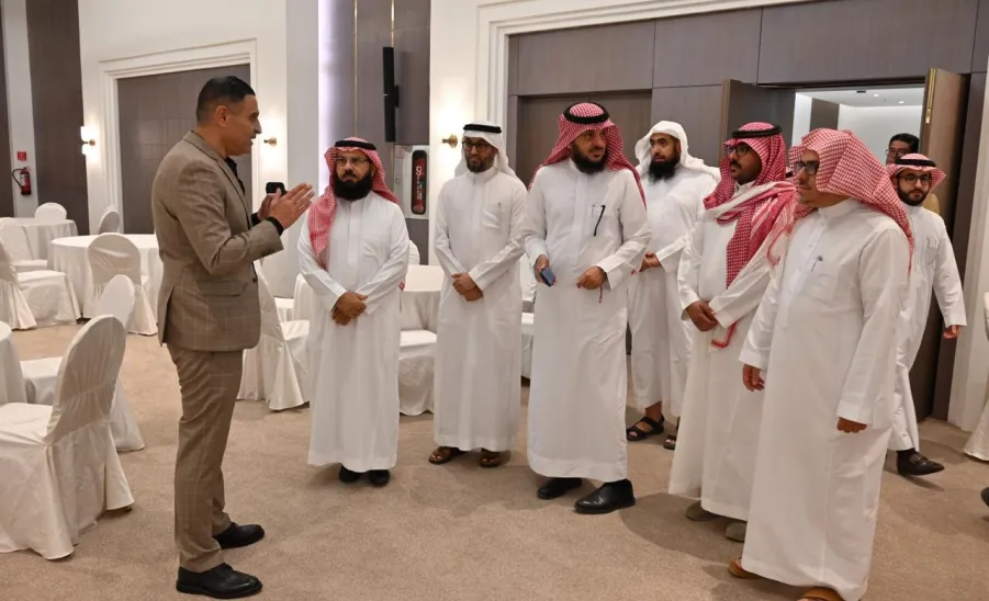 صندوق الاستثمار يبحث آفاق التعاون المشترك مع كلية الشريعة والقانون  - a2