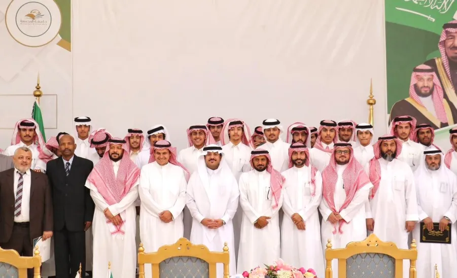 الكلية التطبيقية تقيم حفل ختام الأنشطة الطلابية للعام 1447هـ - تكريم 