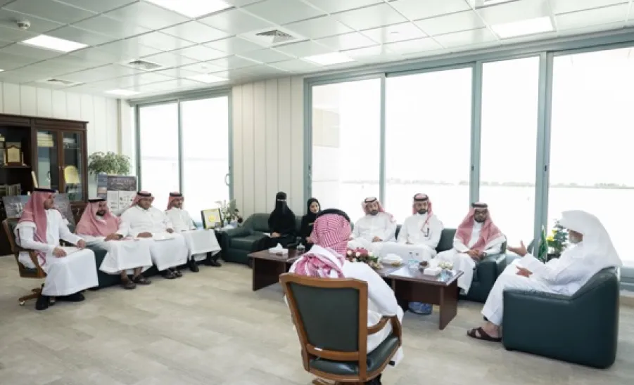 وكيل الجامعة يكرّم مجتازي برنامج خبير أهداف التنمية المستدامة - 3