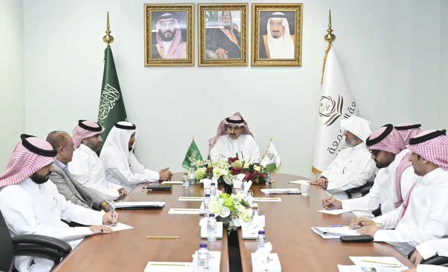 رئيس الجامعة يترأس اجتماع لجنة متابعة مشروع المدينة الرياضية - أعضاء اللجنة يناقشون الجوانب الفنية والمالية وتقدم تنفيذ مشروع المدينة الرياضية