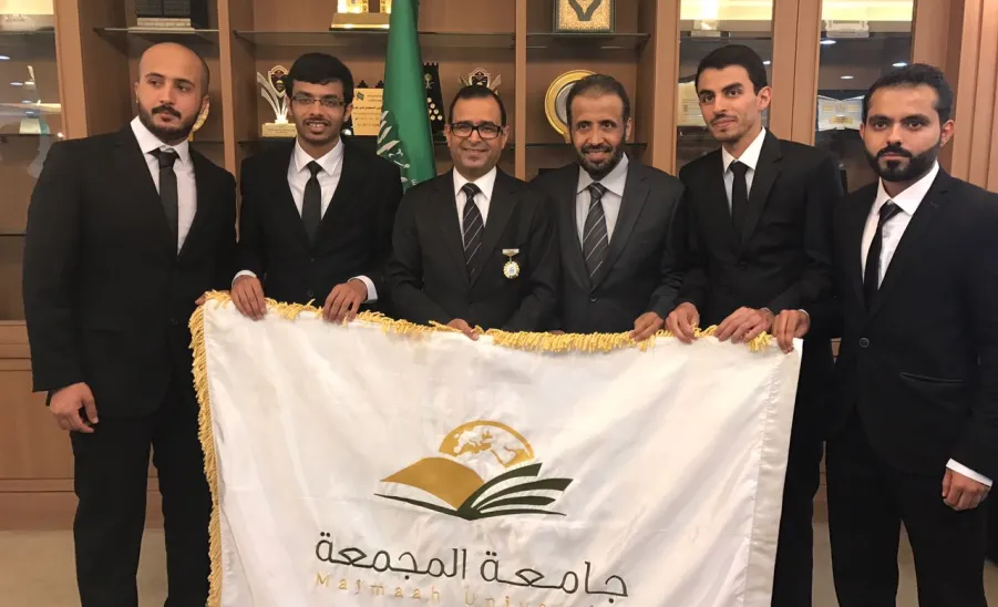 الجامعة تشارك بوفد طلابي في رحلة كوريا  - 