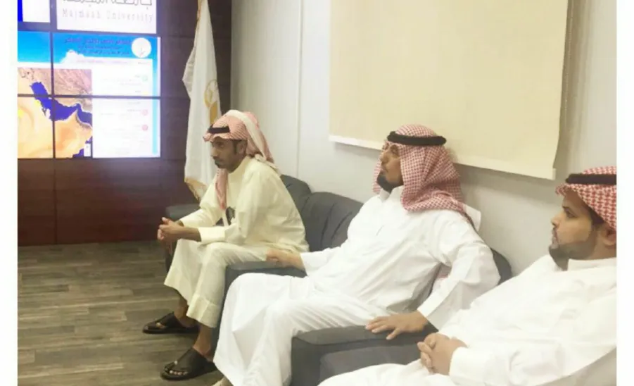 رئيس المرصد الفلكي في زيارة لوحدة متابعة التقلبات الجوية - 