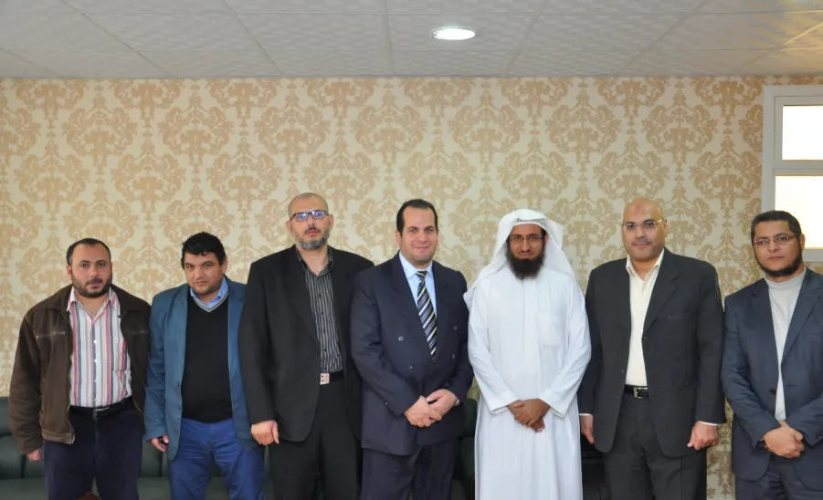 الكلية تقيم ورشة عمل مع فريق الجودة بكلية العلوم بالزلفي عن إجراءات الاعتماد الخارجي لدى أزين - 