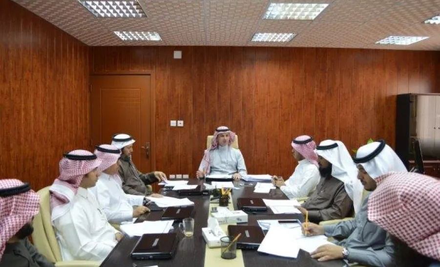 اللجنة الدائمة للابتعاث والتدريب تعقد اجتماعها التاسع برئاسة سعادة وكيل الجامعة للدراسات العليا والبحث العلمي  - 