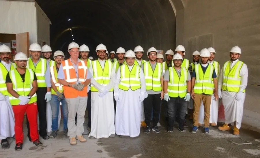 كلية الهندسة بجامعة المجمعة في زيارة مشروع قطار الرياض - 
