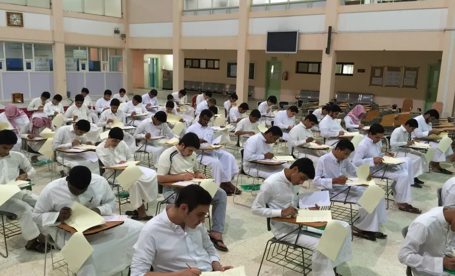 الكلية تنظم دورة تحضيرية لاختبار القياس - 