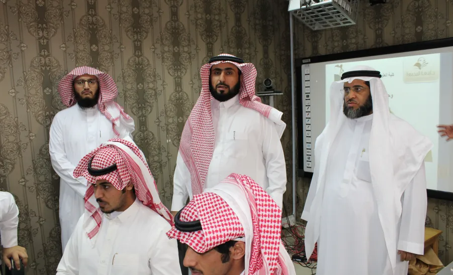 كلية العلوم والدراسات الانسانية تقيم دورة دراسة جدوى المشاريع الاستثمارية - 
