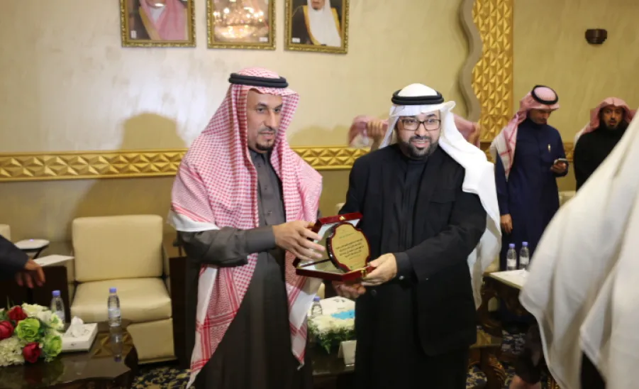 معالي مدير جامعة المجمعة يدشن برنامج باحث المستقبل والموقع الالكتروني للمبادرة -  