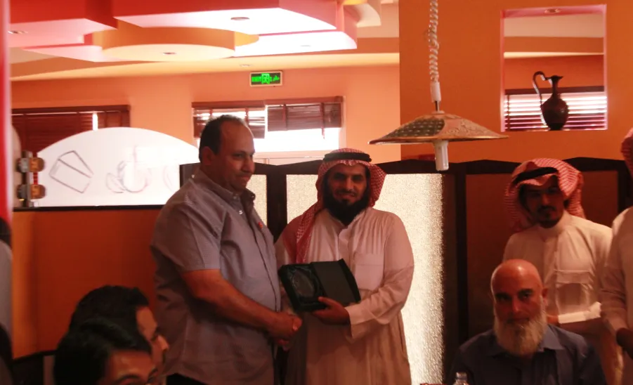 كلية الطب تكرم عضوي هئية التدريس بعد نهاية عقدهما مع الكلية - 