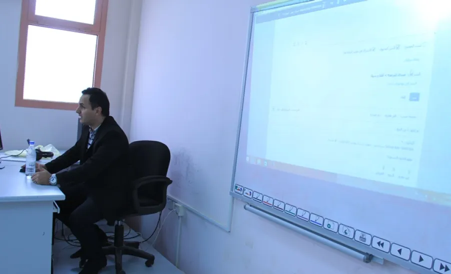 دورة تدريبية بعنوان  "تفعيل أدوات المرحلة الأولى من نظام D2L" لقسم القانون - 