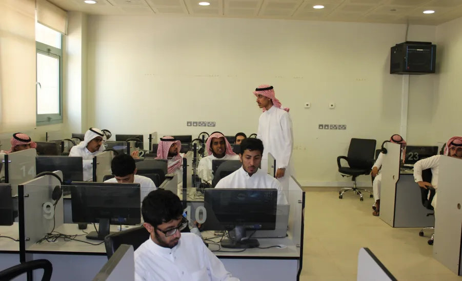 قسم علوم الحاسب والمعلومات يقيم دورة بعنوان تصميم الألعاب -  