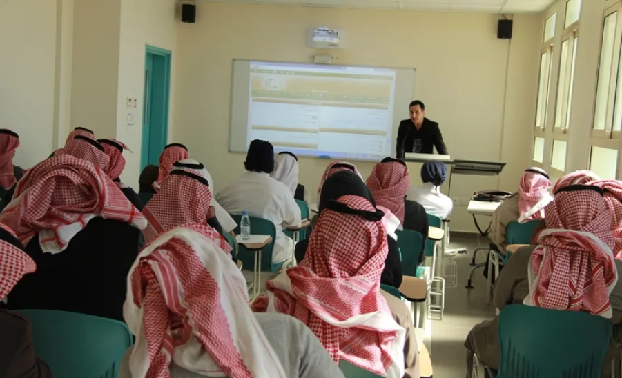 دورة تدريبية للطلاب  بعنوان: " استعمال نظام D2L بطريقة احترافية " - 