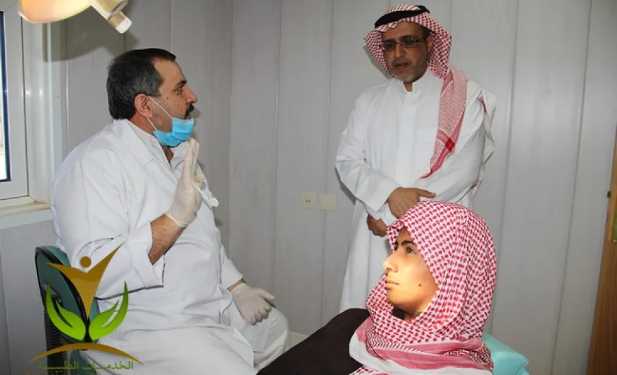 The medical services run a medical check-up campaign and promote for health at King Faisal Middle School in Majmaah  - 