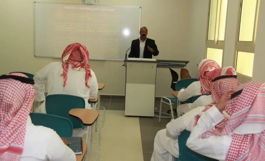  دورة بعنوان " التعليم الإلكتروني E-Learning" - 