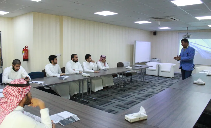 وحدة الإرشاد الأكاديمي بكلية علوم الحاسب والمعلومات CCIS تعقد لقاء مع طلابها بعنوان "طريقك مع مرشدك الأكاديمي" للعام الجامعي 1439/1440هـ - 
