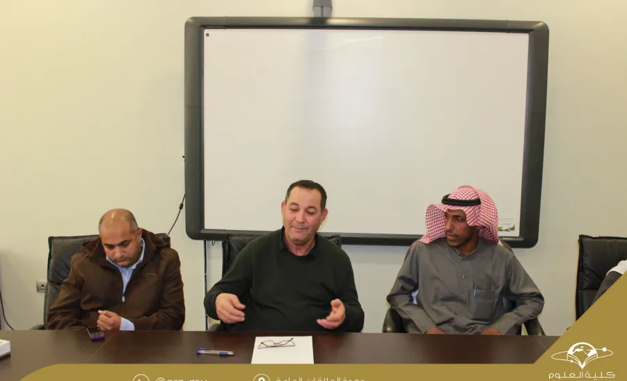 وكالة شؤون الطلاب ممثلة بوحدة شؤون الخريجين تعقد لقاءا تعريفيا عن مشاريع التخرج -  