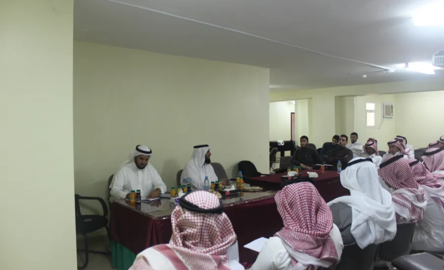 برئاسة وكيل الجامعة للشؤون التعليمية  فريق الوكالة يزور كلية الهندسة - 