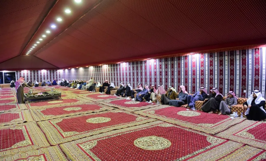 A FRIENDLY MEETING FOR THE UNIVERSITY STAFF - 