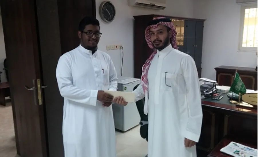 تكريم الطالب ريان خالد عبدالرحمن الدحوم وذلك لحصوله على المركز الاول في مسابقة مجلة العمادة الحائطية - 