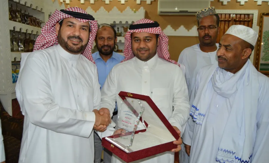 تكريم رئيس قسم اللغة الإنجليزية السابق في كلية التربية بالمجمعة - 