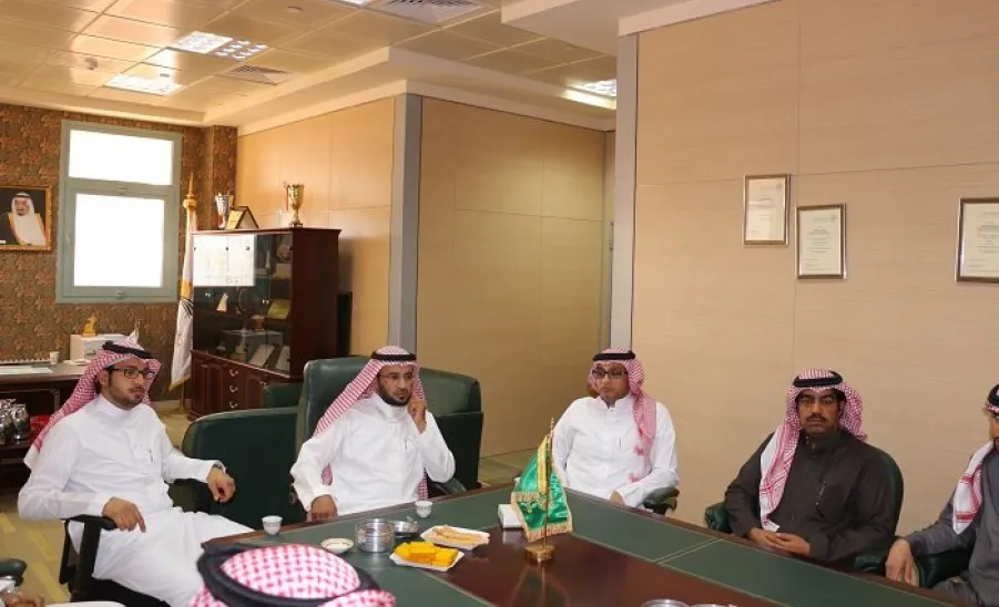 عميد شؤون الطلاب في زيارة لكلية العلوم الطبية بالمجمعة - 