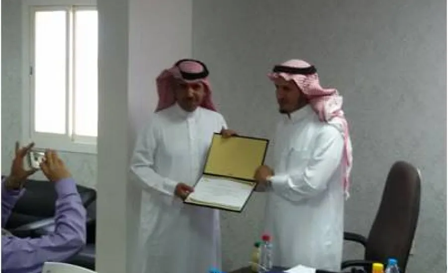 قسم التربية الخاصة بالمجمعة يكرم طلابه المتميزين وأعضاء هيئة التدريس والإداريين خلال العام 1436 – 1437 هـ  - 