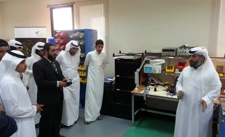 وفدٌ طلابيٌّ من كلية المجتمع يزور مدينة الملك عبدالعزيز للعلوم والتقنية - 