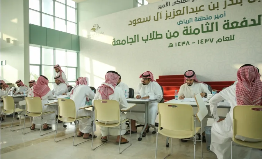 وكيل الجامعة يتفقد سير أعمال المسابقة الوظيفية الإدارية - 